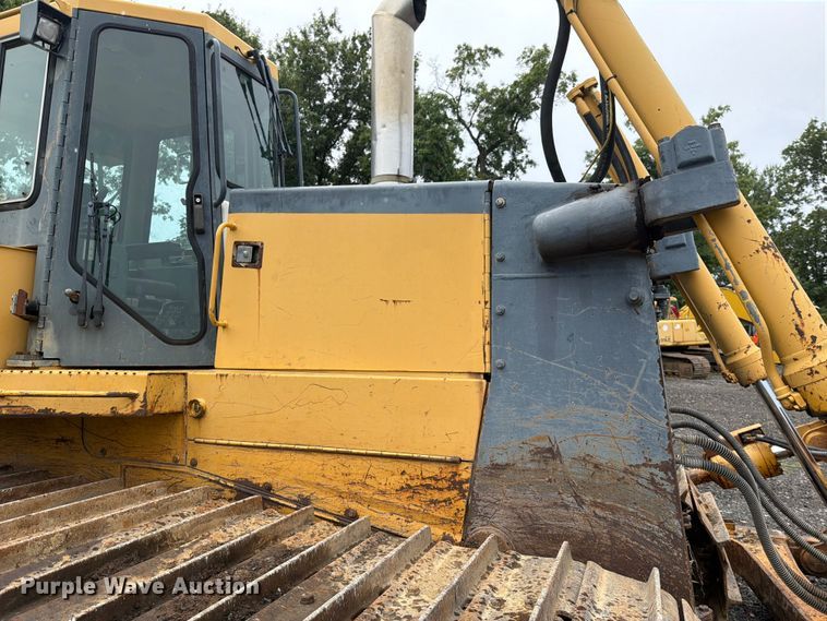 image for item EM0146 2004 John Deere 950C dozer