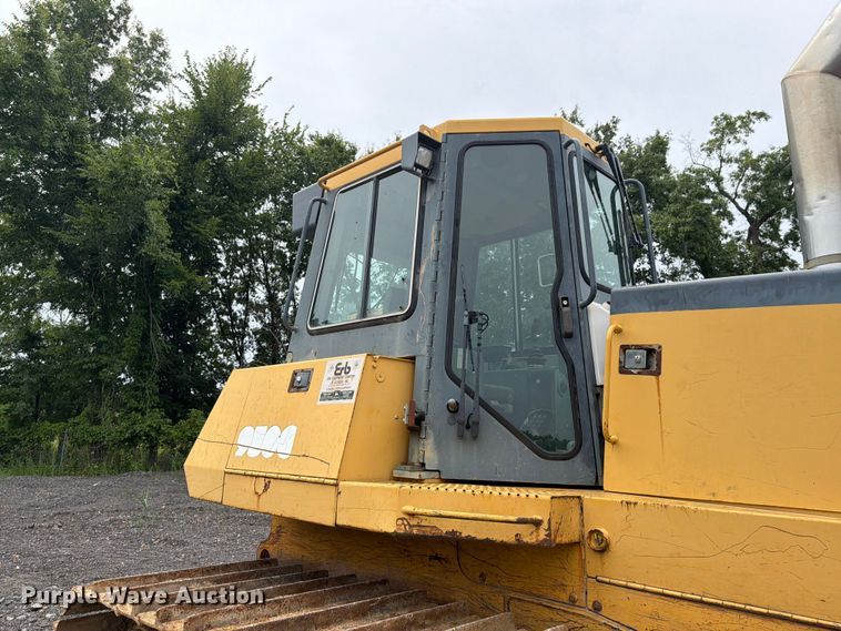 image for item EM0146 2004 John Deere 950C dozer