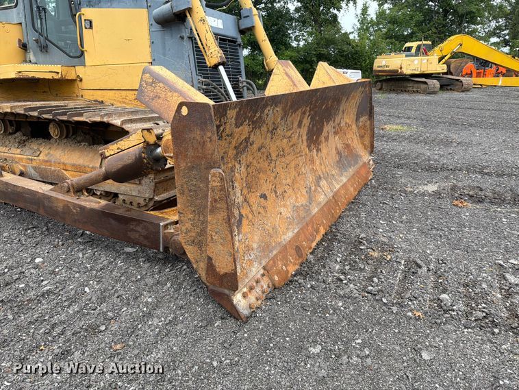image for item EM0146 2004 John Deere 950C dozer