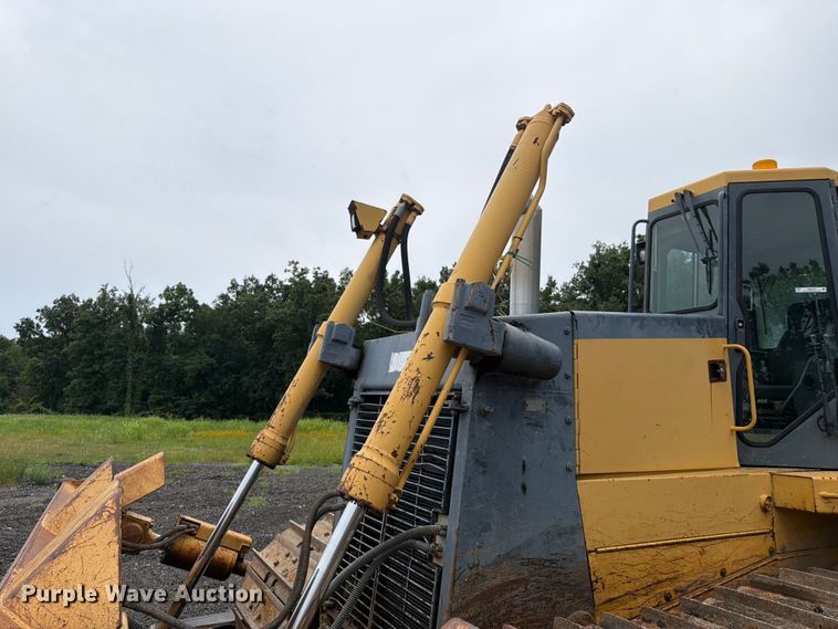 image for item EM0146 2004 John Deere 950C dozer