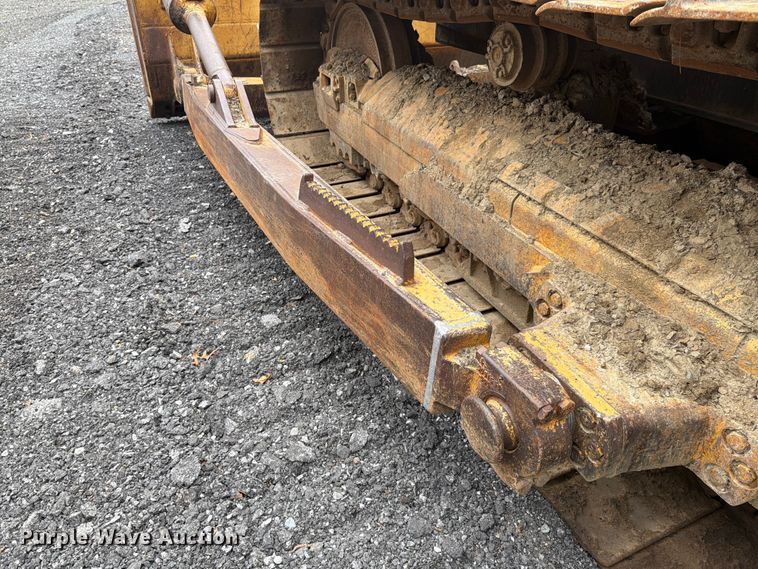 image for item EM0146 2004 John Deere 950C dozer