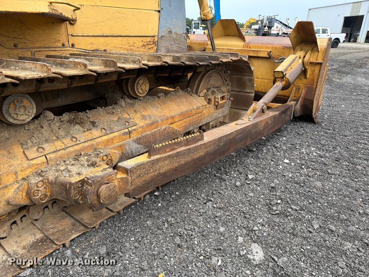 image for item EM0146 2004 John Deere 950C dozer
