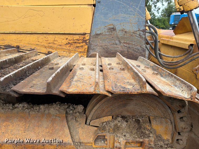 image for item EM0146 2004 John Deere 950C dozer
