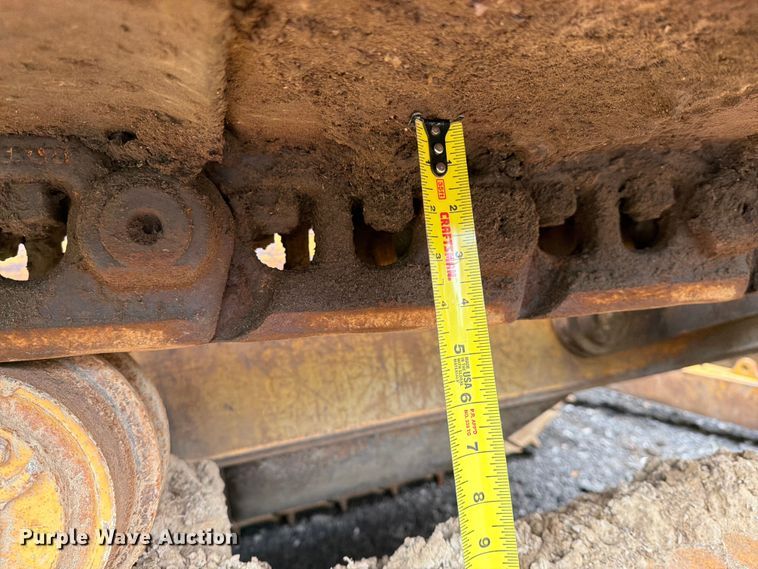 image for item EM0146 2004 John Deere 950C dozer
