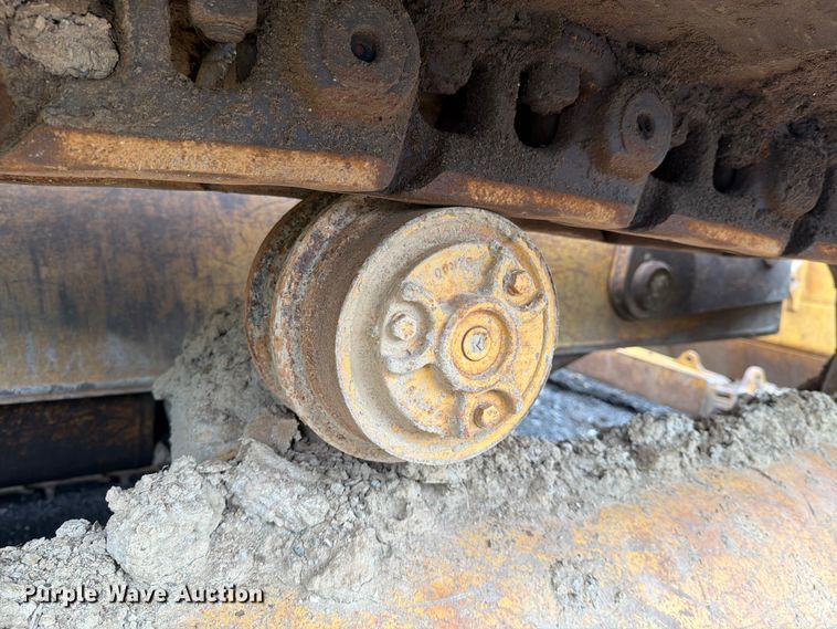image for item EM0146 2004 John Deere 950C dozer