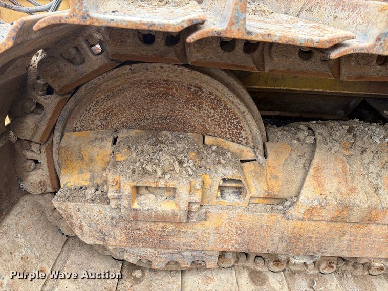 image for item EM0146 2004 John Deere 950C dozer