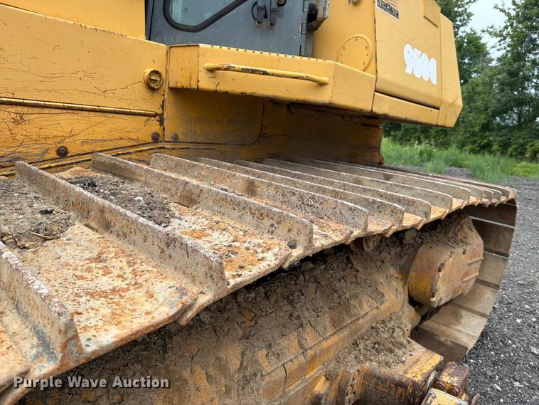 image for item EM0146 2004 John Deere 950C dozer