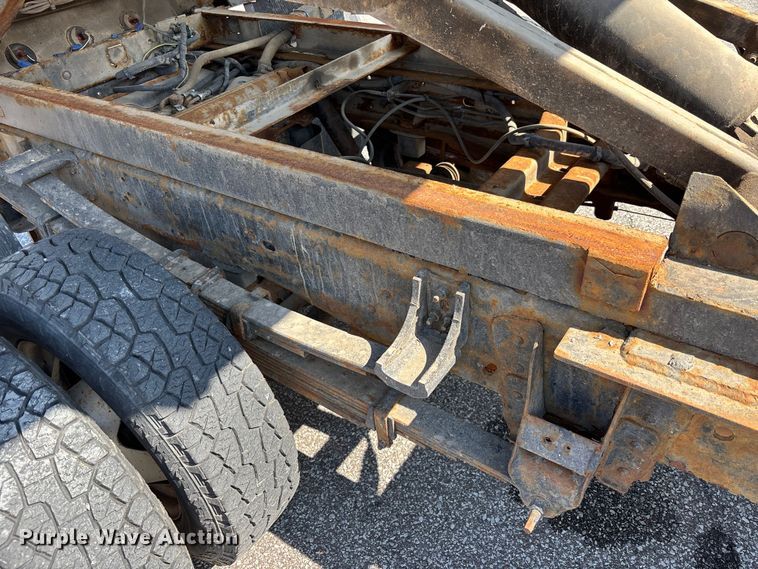 image for item EM5096 2009 Chevrolet Silverado 3500 dump bed pickup truck
