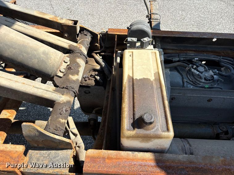 image for item EM5096 2009 Chevrolet Silverado 3500 dump bed pickup truck