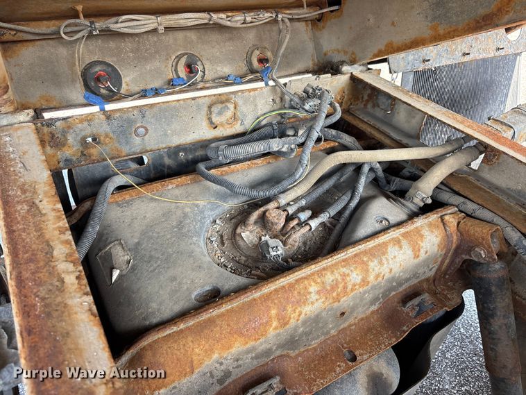 image for item EM5096 2009 Chevrolet Silverado 3500 dump bed pickup truck