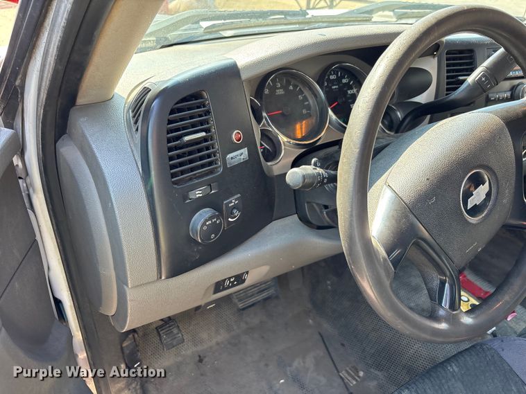 image for item EM5096 2009 Chevrolet Silverado 3500 dump bed pickup truck