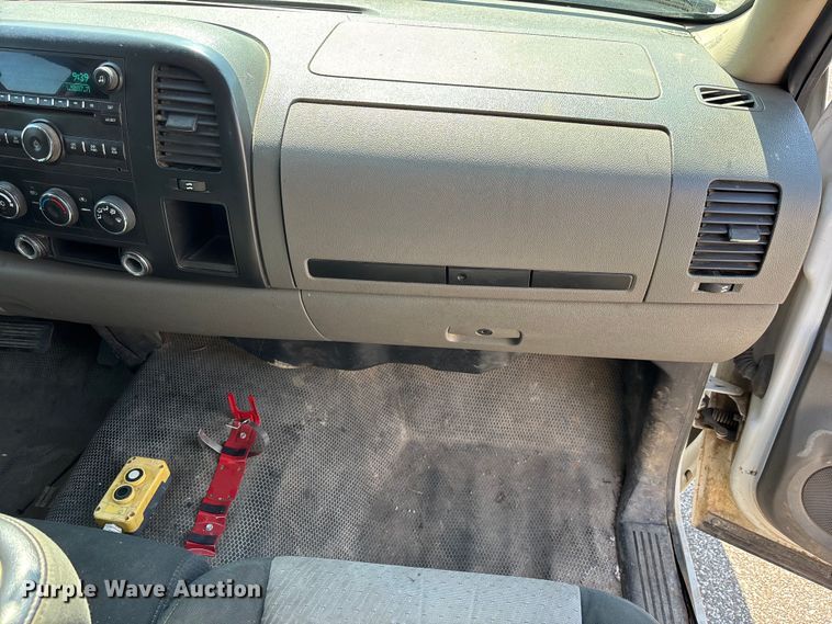 image for item EM5096 2009 Chevrolet Silverado 3500 dump bed pickup truck