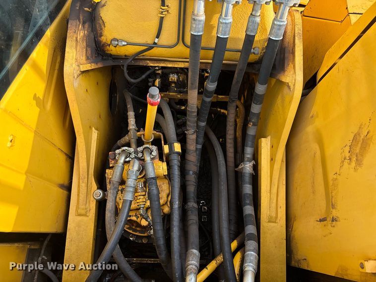 image for item EM5148 2017 Komatsu PC210LC-11 excavator