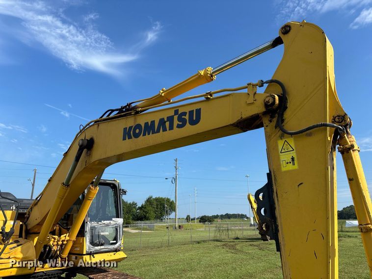 image for item EM5148 2017 Komatsu PC210LC-11 excavator
