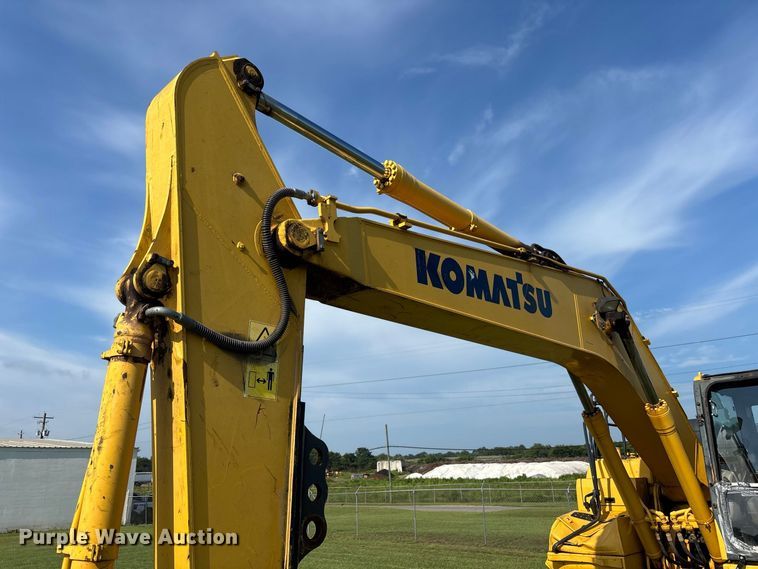 image for item EM5148 2017 Komatsu PC210LC-11 excavator