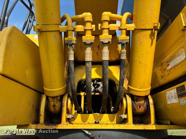 image for item EM5148 2017 Komatsu PC210LC-11 excavator