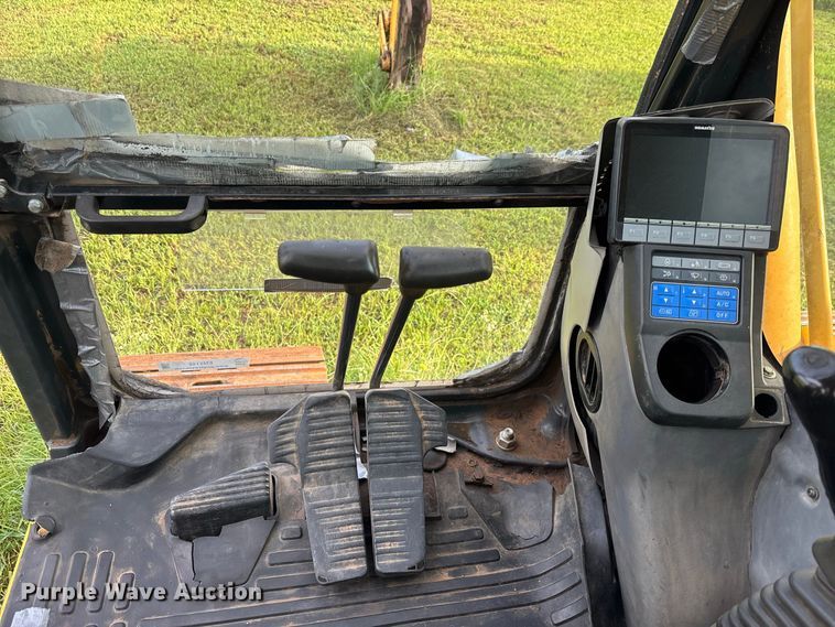 image for item EM5148 2017 Komatsu PC210LC-11 excavator