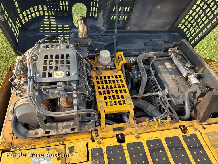 image for item EM5148 2017 Komatsu PC210LC-11 excavator