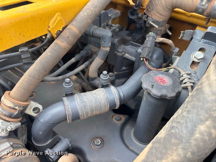 image for item EM5148 2017 Komatsu PC210LC-11 excavator