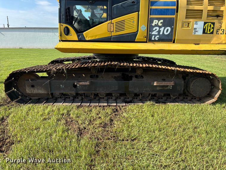 image for item EM5148 2017 Komatsu PC210LC-11 excavator