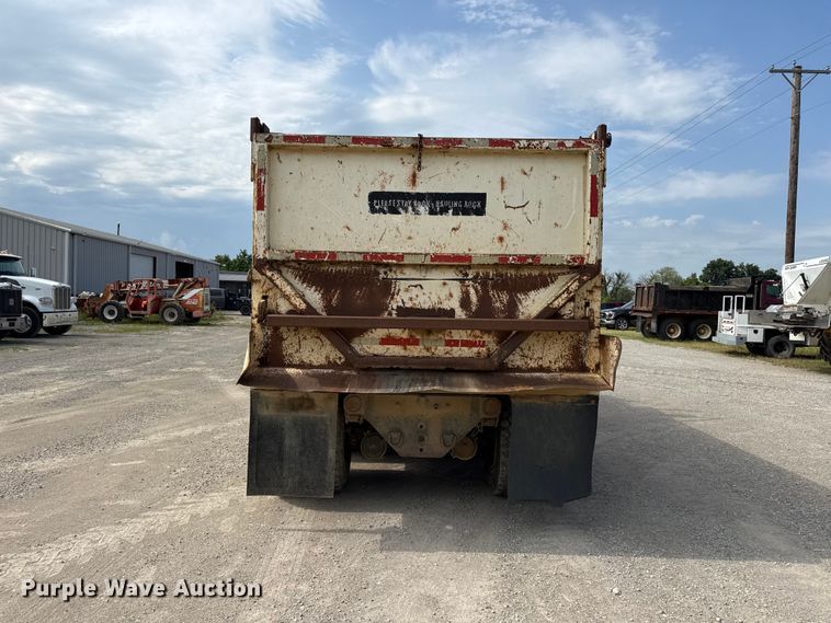 image for item EN0395 1991 International 9400 dump truck