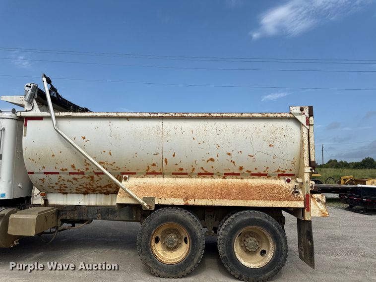 image for item EN0395 1991 International 9400 dump truck