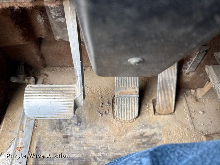 image for item EN0395 1991 International 9400 dump truck