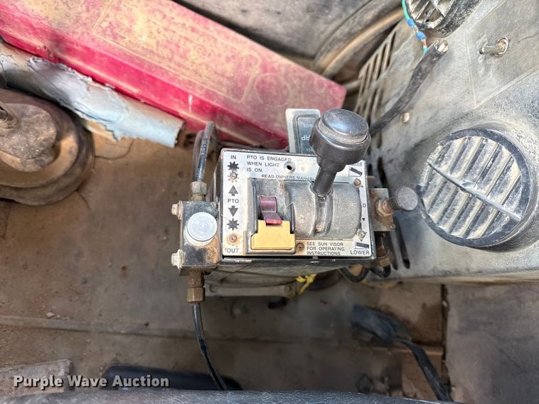 image for item EN0395 1991 International 9400 dump truck