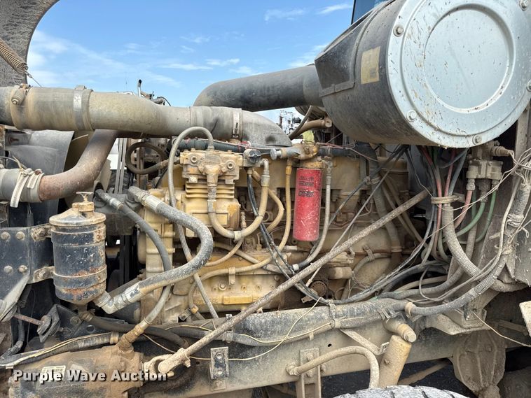 image for item EN0395 1991 International 9400 dump truck