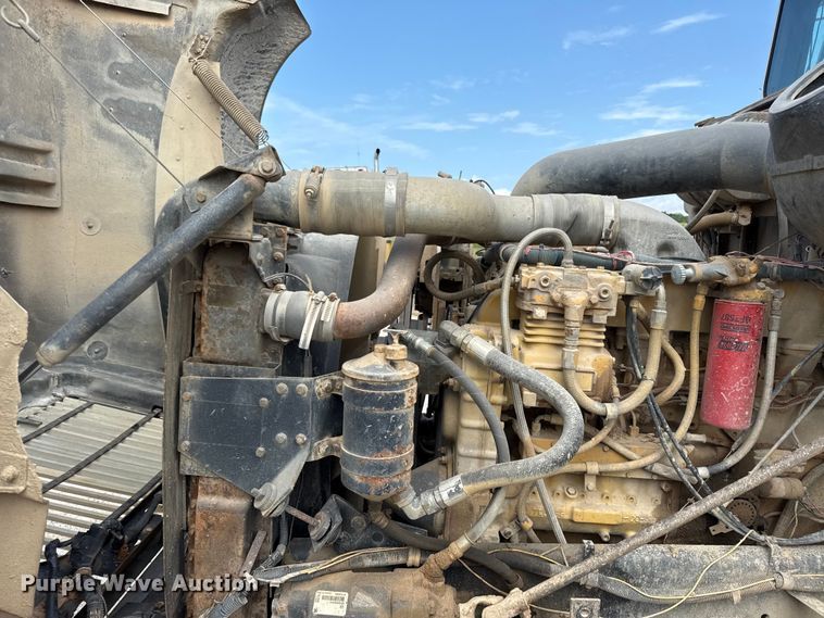 image for item EN0395 1991 International 9400 dump truck