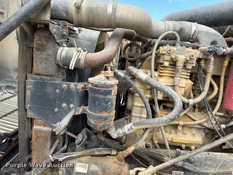 image for item EN0395 1991 International 9400 dump truck