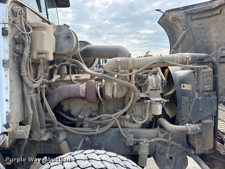 image for item EN0395 1991 International 9400 dump truck