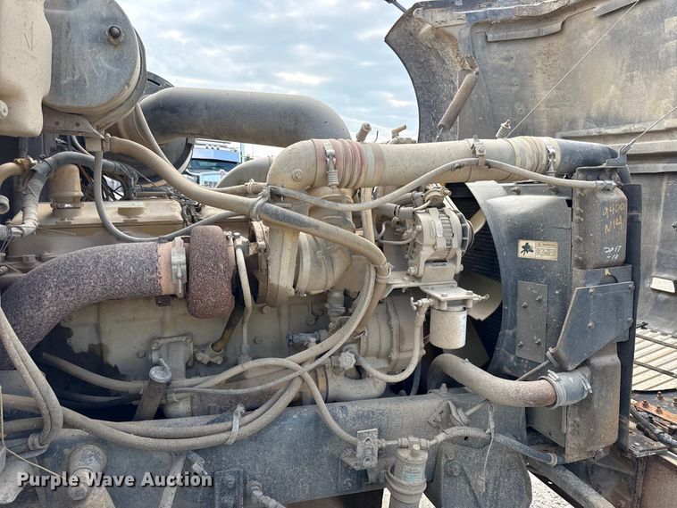 image for item EN0395 1991 International 9400 dump truck