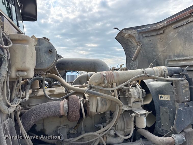 image for item EN0395 1991 International 9400 dump truck