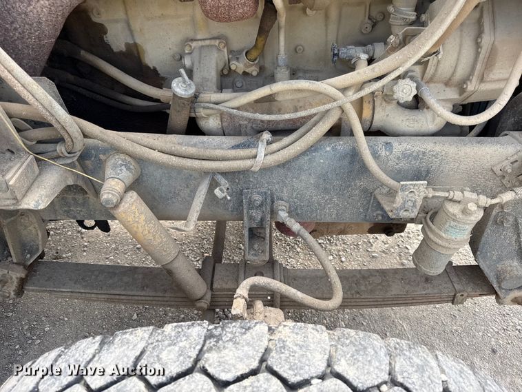 image for item EN0395 1991 International 9400 dump truck