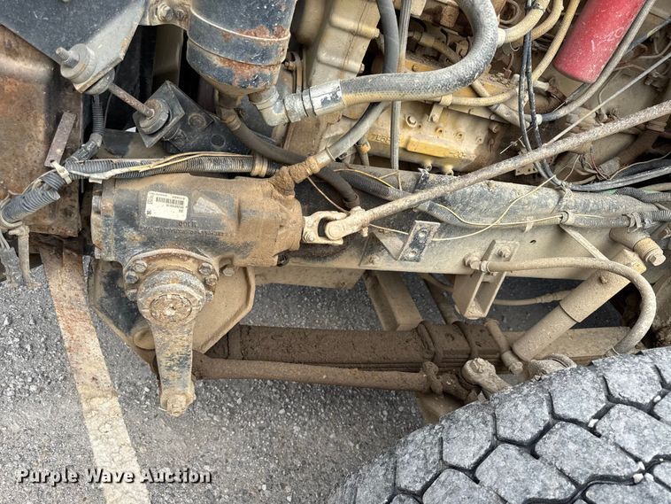 image for item EN0395 1991 International 9400 dump truck