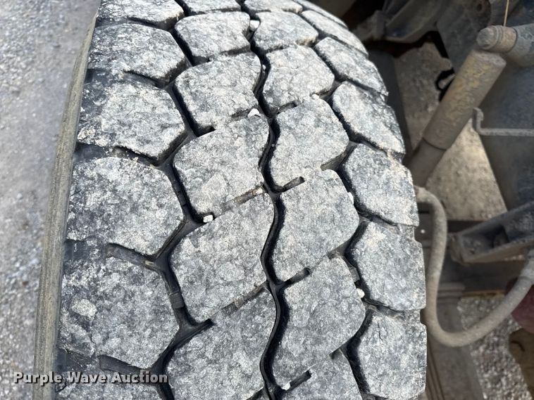 image for item EN0395 1991 International 9400 dump truck