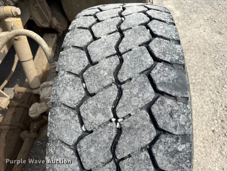 image for item EN0395 1991 International 9400 dump truck