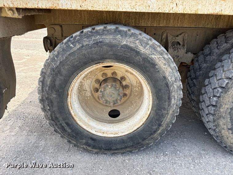 image for item EN0395 1991 International 9400 dump truck