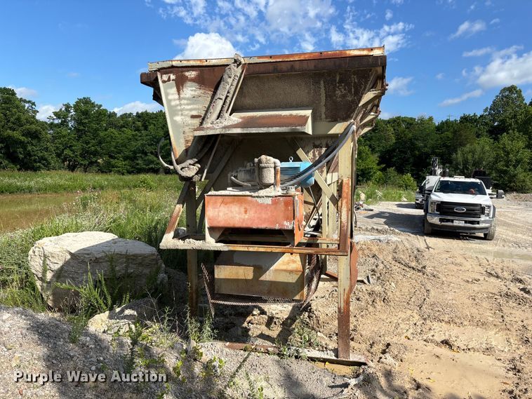 image for item EO4329 Hopper feeder