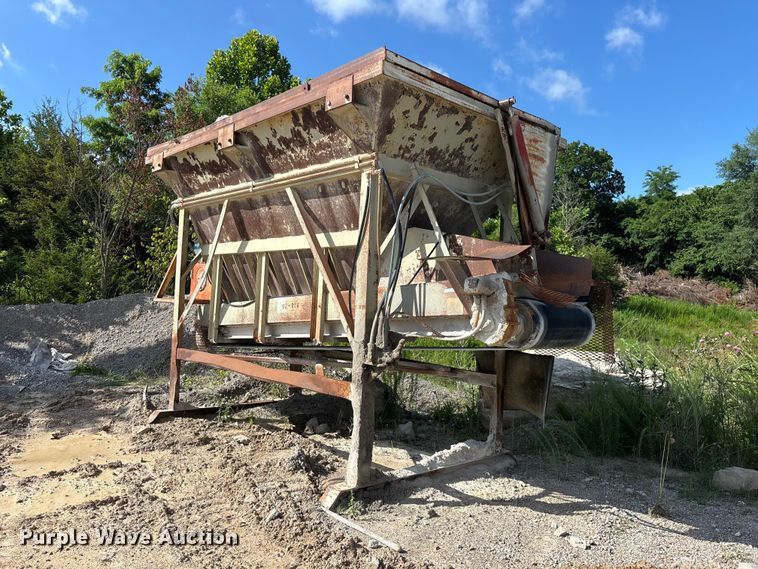 image for item EO4329 Hopper feeder