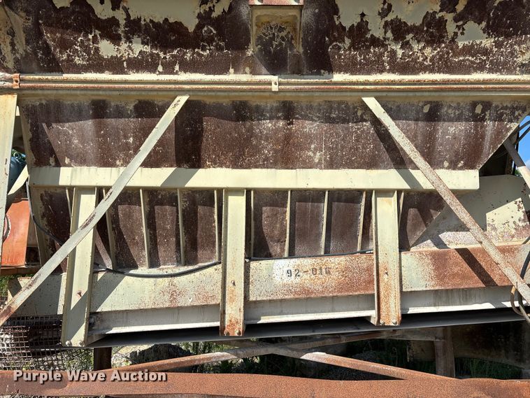 image for item EO4329 Hopper feeder