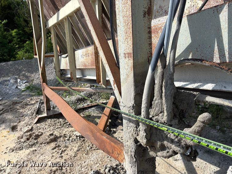 image for item EO4329 Hopper feeder