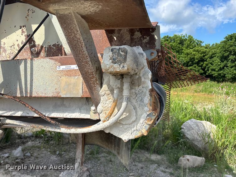 image for item EO4329 Hopper feeder