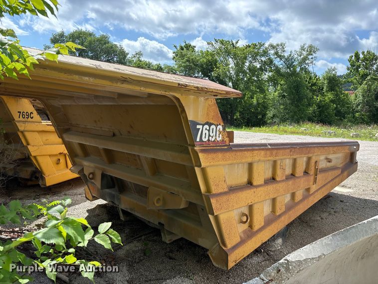 Caterpillar 769C haul truck bed