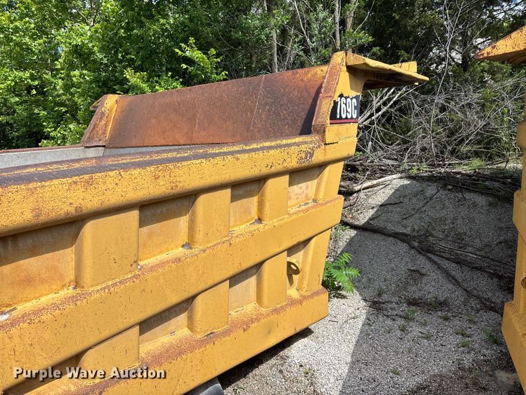 image for item EO4330 Caterpillar 769C haul truck bed