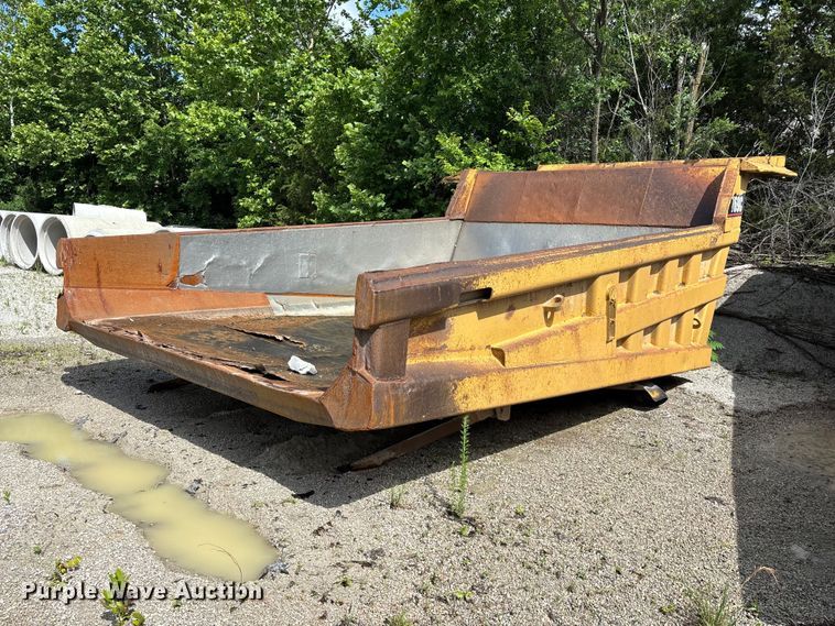 image for item EO4330 Caterpillar 769C haul truck bed