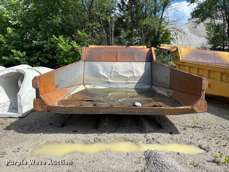 image for item EO4330 Caterpillar 769C haul truck bed
