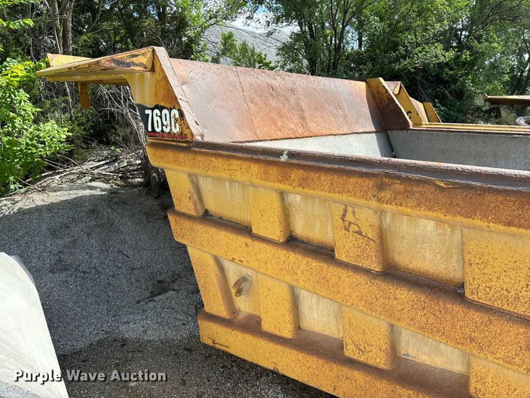 image for item EO4330 Caterpillar 769C haul truck bed