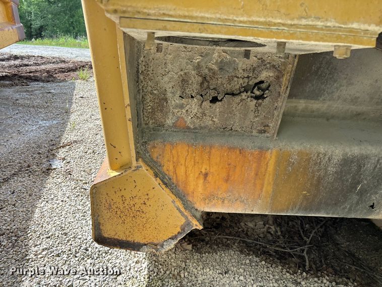 image for item EO4330 Caterpillar 769C haul truck bed